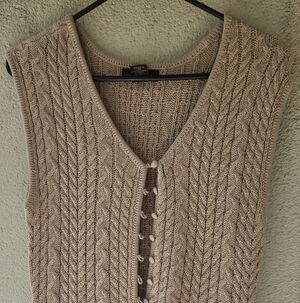 House Of Harlow 1960 Mocha Creme Crochet Vest